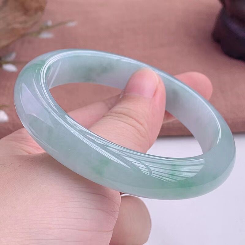 Lighting - Brazalete de jadeíta de Myanmar, monocromático,