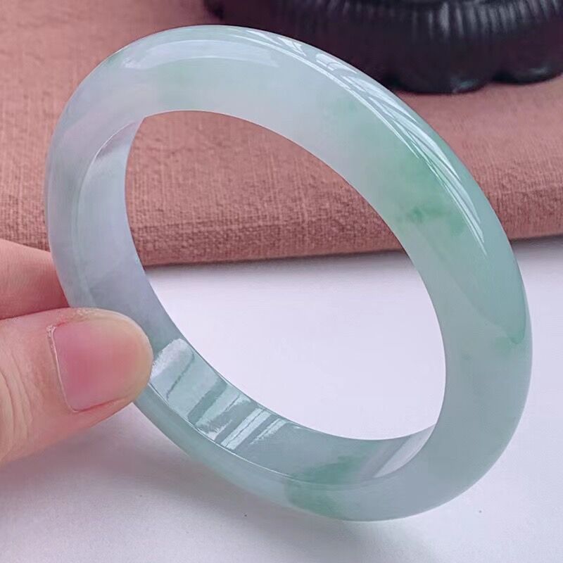 Brazalete de jadeíta de Myanma - Lighting reseña y precio