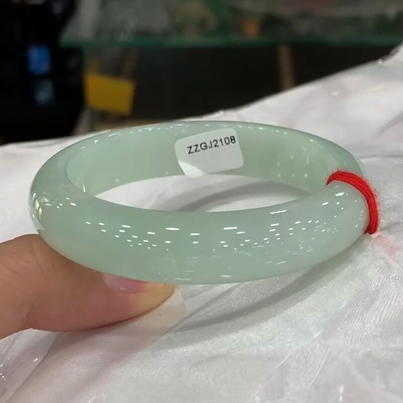 Pulsera de jadeíta natural de  - Lighting reseña y precio