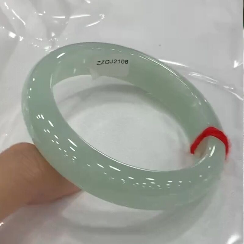 Pulsera de jadeíta natural de  - Lighting reseña y precio