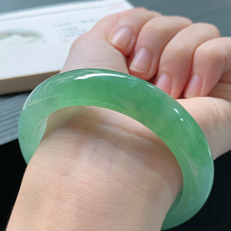 Pulsera de jadeíta, jade encer - Lighting reseña y precio