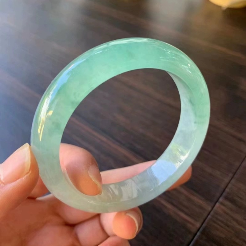 Pulsera de jadeíta fina transl - Lighting reseña y precio